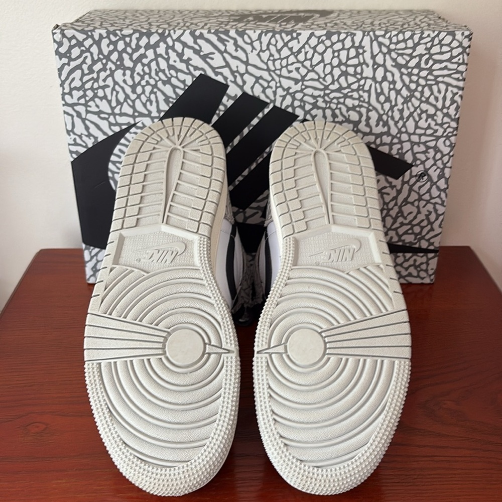 Nike Air Jordan 1 Retro High OG White Cement - Picture 6 of 16
